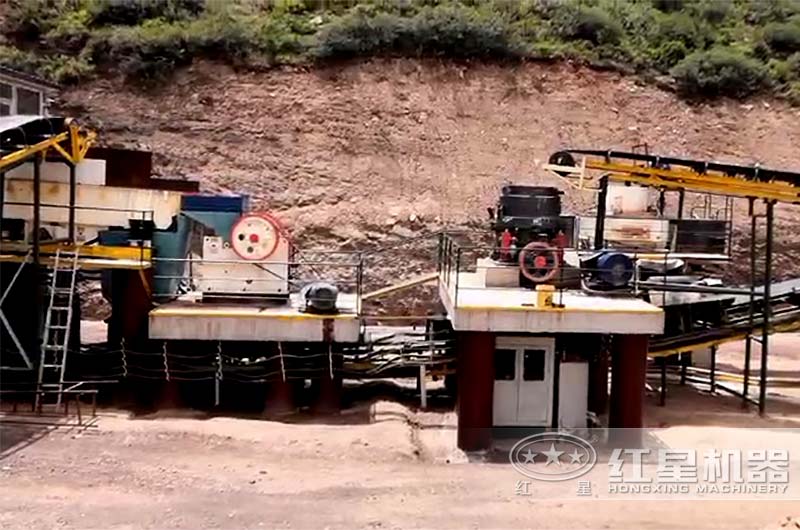 沖擊破搭配顎破、圓錐破現(xiàn)場(chǎng)